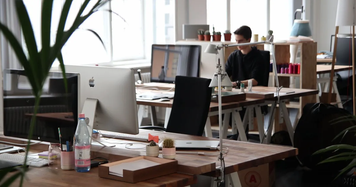 Escritório de coworking moderno